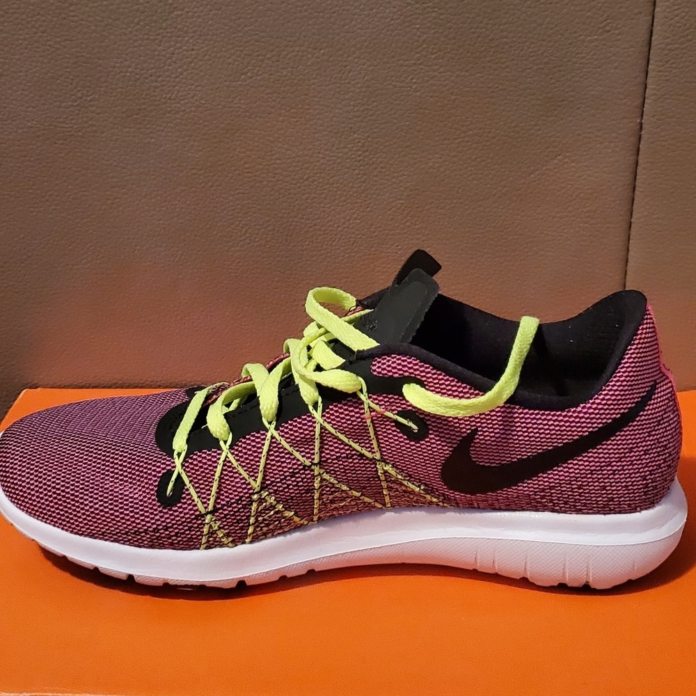 Nike Girls - Picture 5 of 5